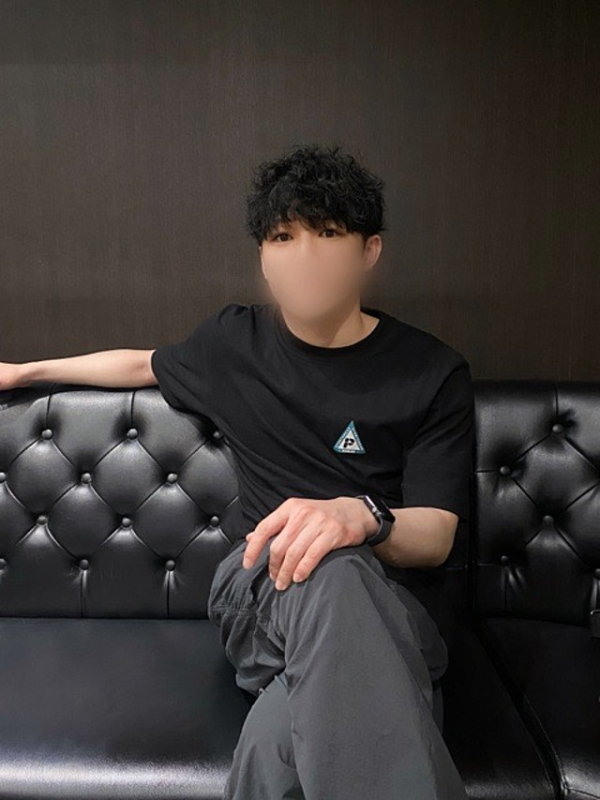 リョウタ (24) 満面男子 / 出張性感マッサージ