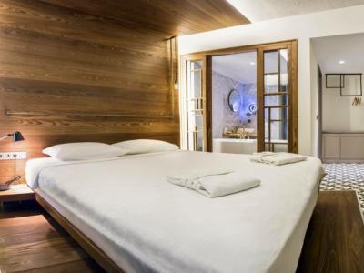 椎名 (52) 東京 萬天堂 / 出張性感マッサージ